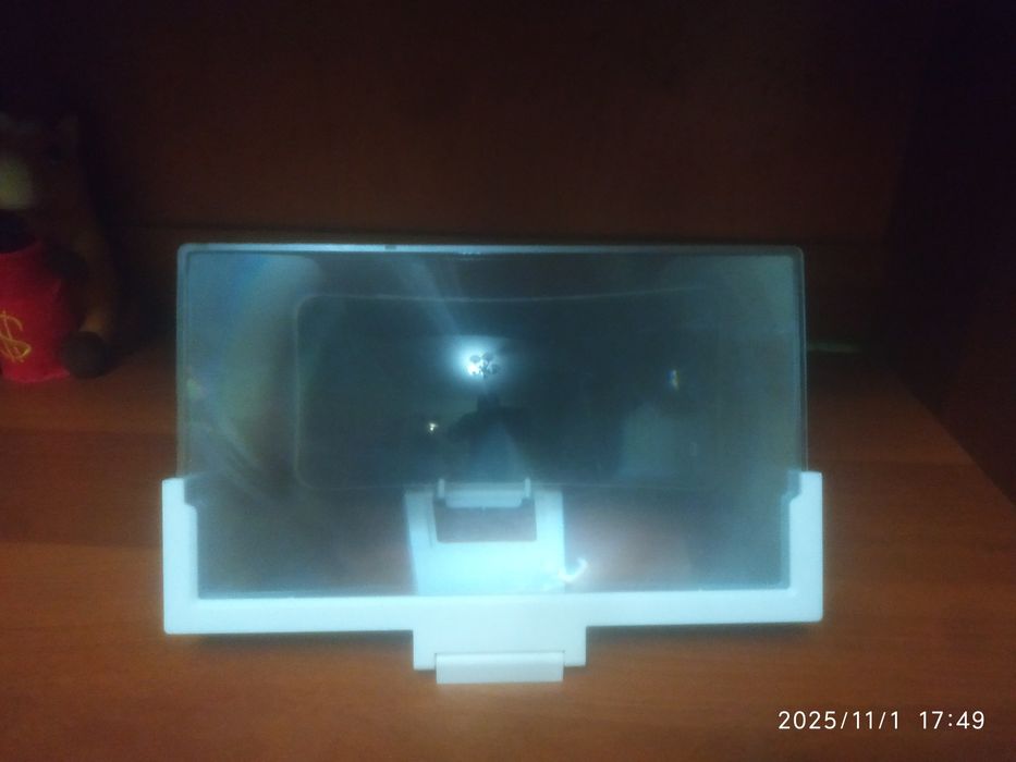 Продам 3Д экран для просмотра фильмов