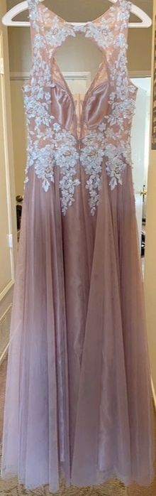 Весільна або вечірня сукня ніжного пудрового відтінку з мереживом,сук