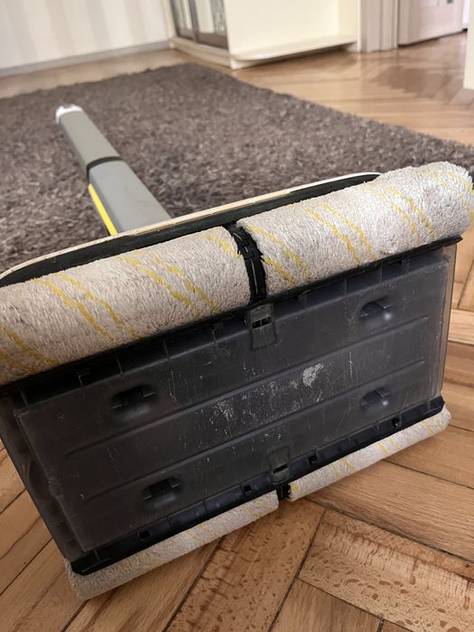 Електрошвабра підлогомийна машина FC7 Karcher