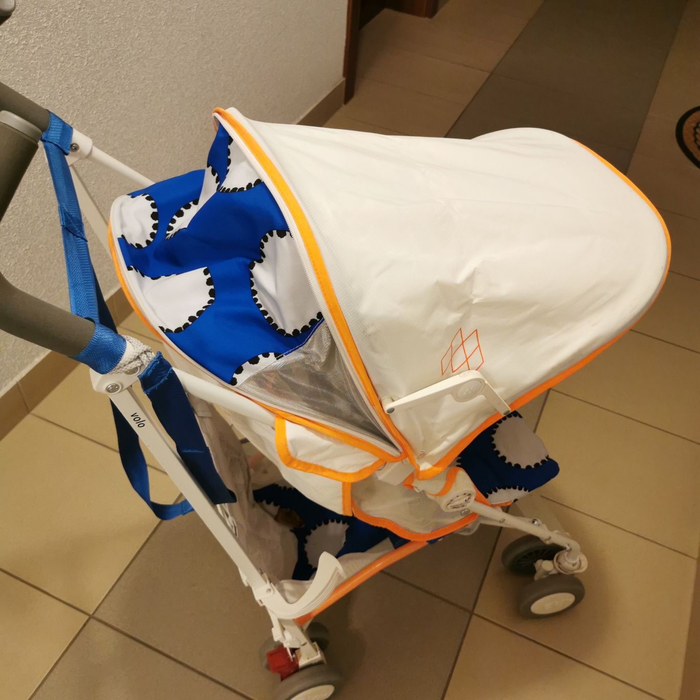 Maclaren VOLO wózek spacerówka parasolka lekki składany
