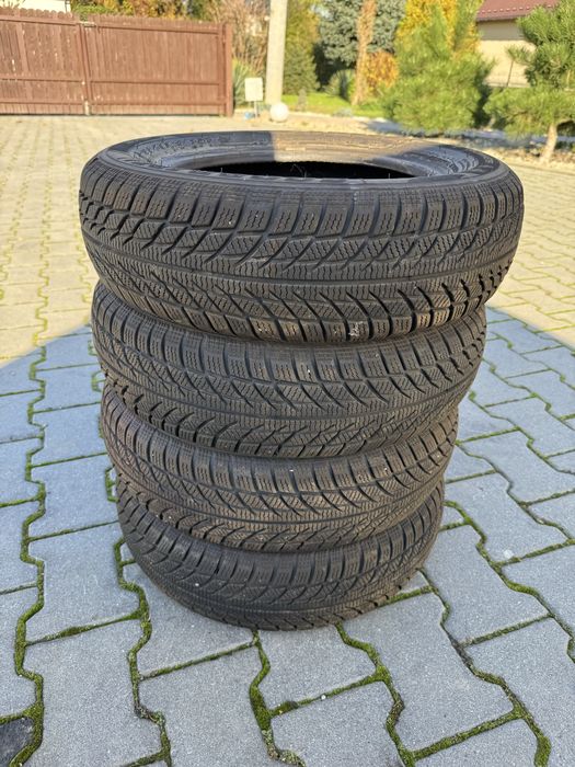 Opony zimowe 155/70r13  stan Bardzo dobry