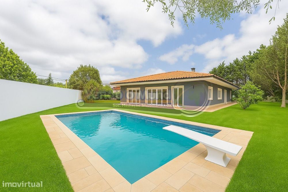 Moradia T4+1 em Salvaterra de Magos (S530)