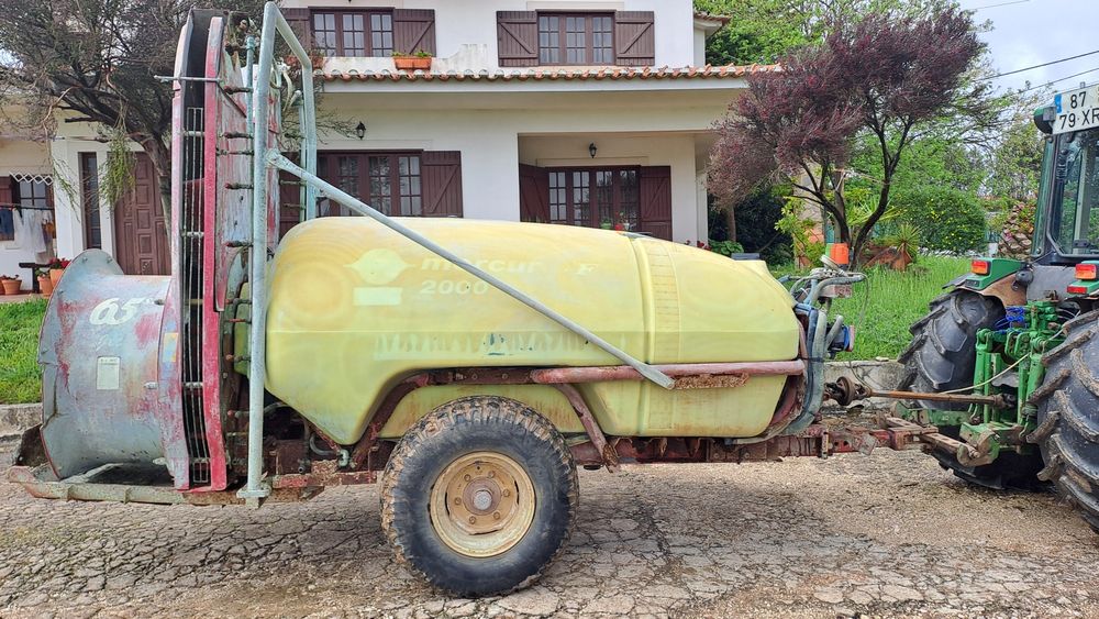 Pulverizador hardi 2000litros com comando eletricidade