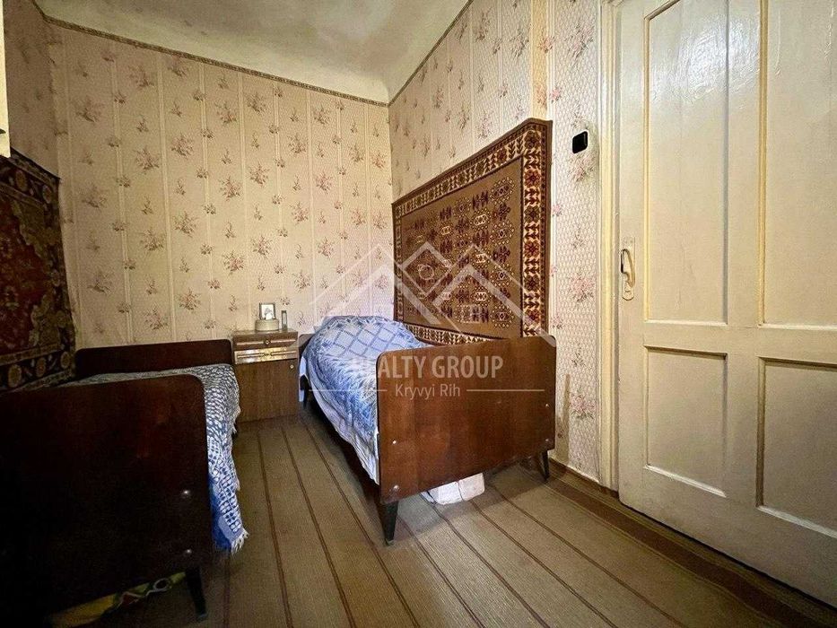 Продаж  просторого будинку Універмаг 44 квартал