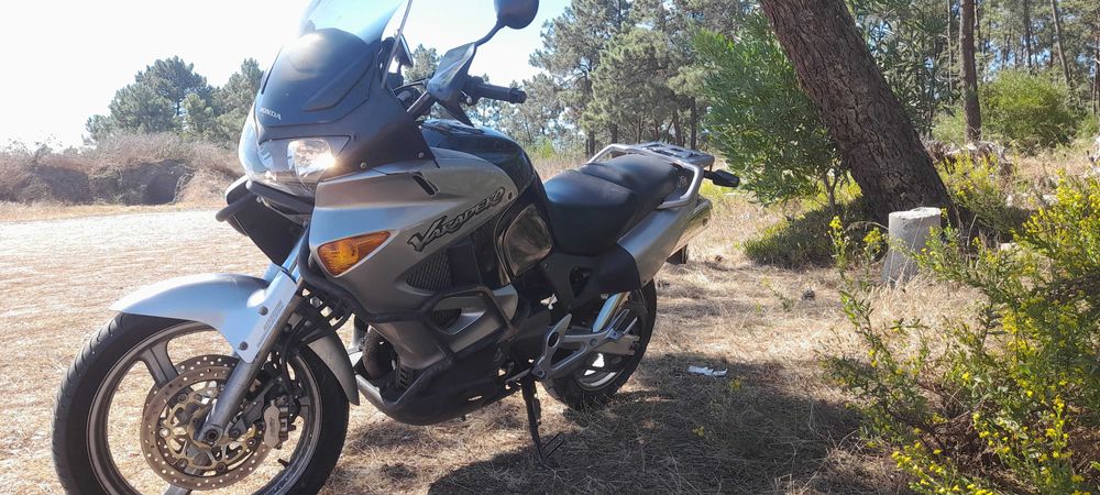 Honda Varadero 1000, pequena queda a circular