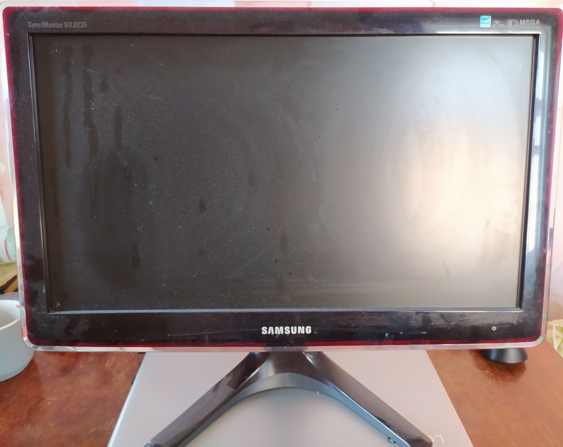 Продаю б/у монитор Samsung 22" дюйма в рабочем состоянии
