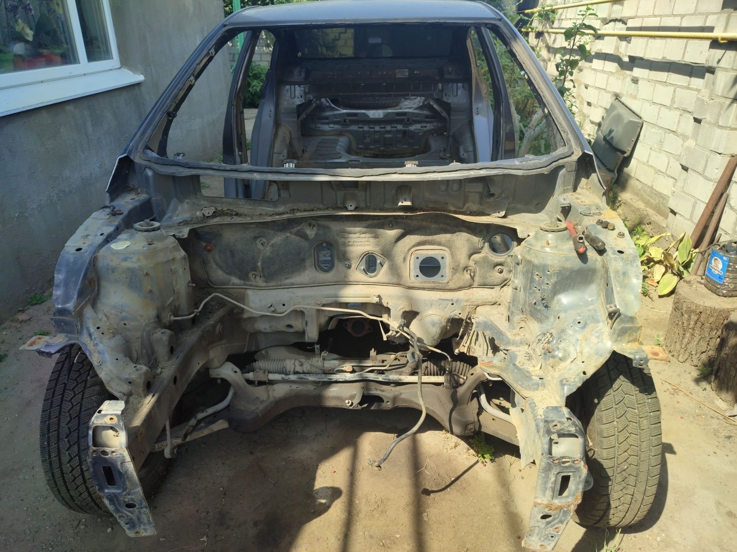 Продам кузов , четверть , лонжерон ,крыша на hyundai accent RB