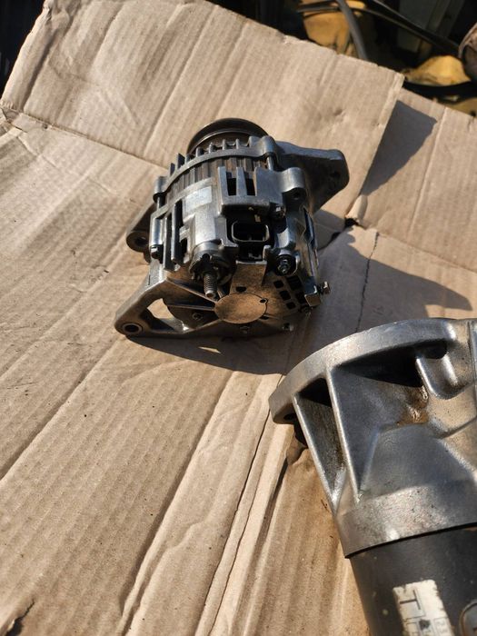 Генератор Nissan Infiniti 231007T403 HITACHI JA1516