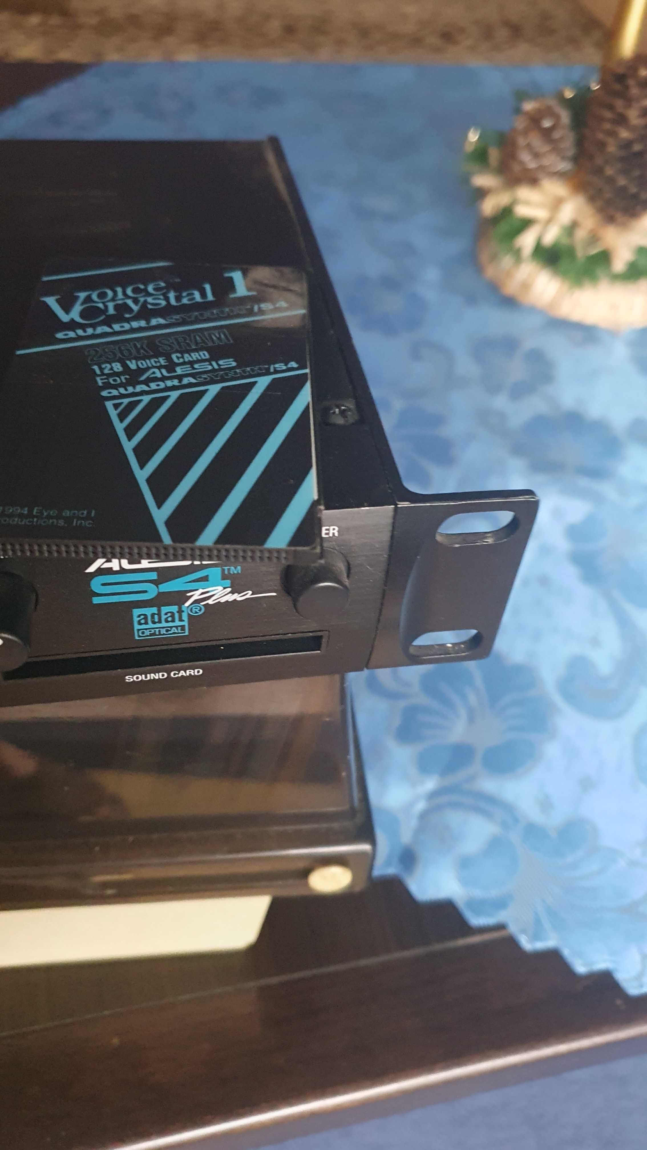 Modul alesis s4 PLUS    z karta sram 4 banki
