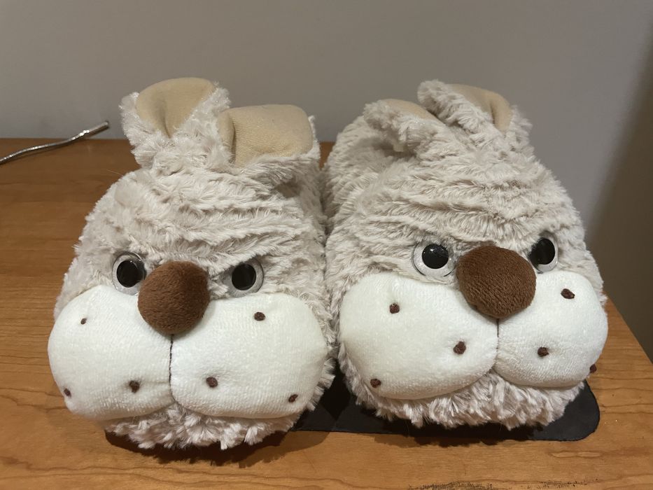 Pantufas novas em bege