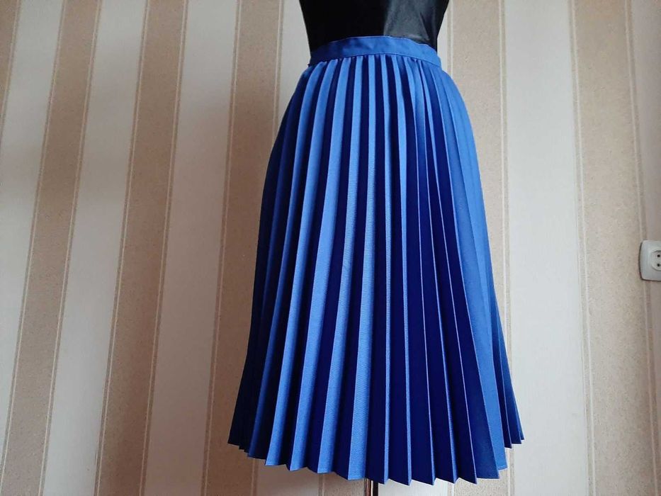 Спідниця міді, демі, плісе.