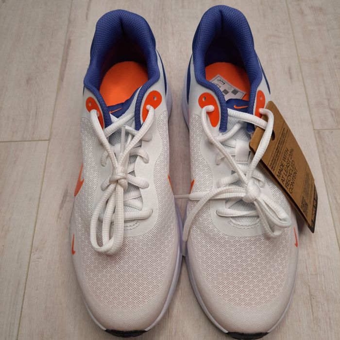 Кросівки Nike Revolution 7 FB7689-102