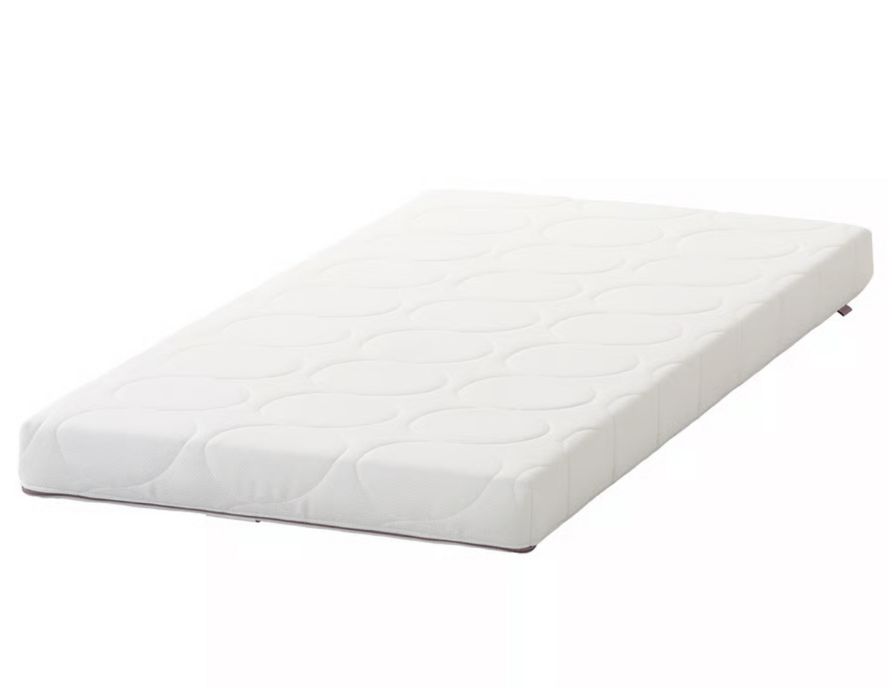 Berço e Colchão IKEA