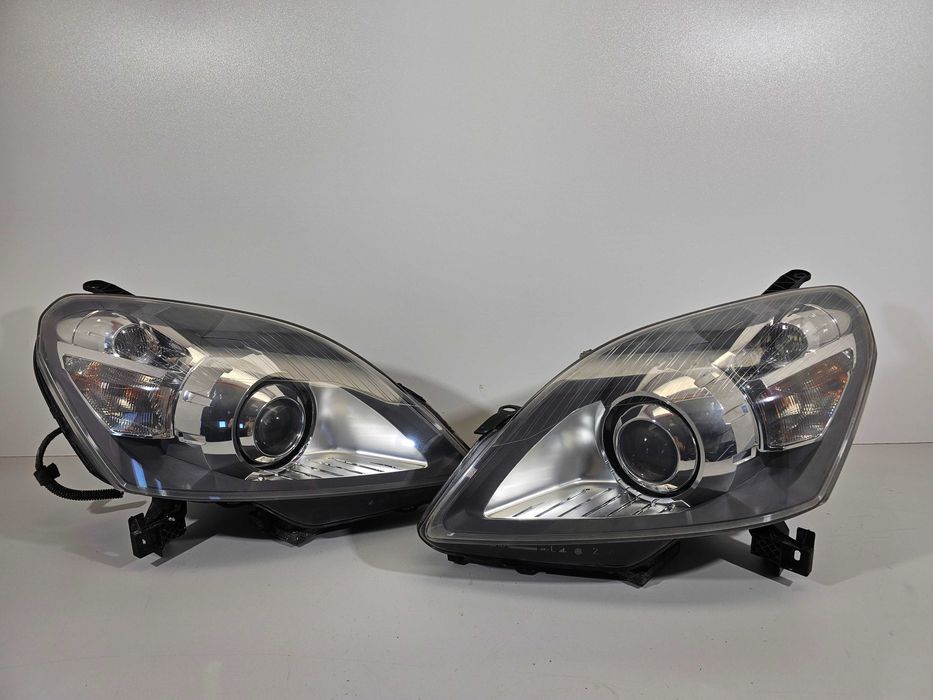 Opel Zafira B Lampy Przód Przednie Bi-Xenon Skrętny Skrętne Lewa+Prawa