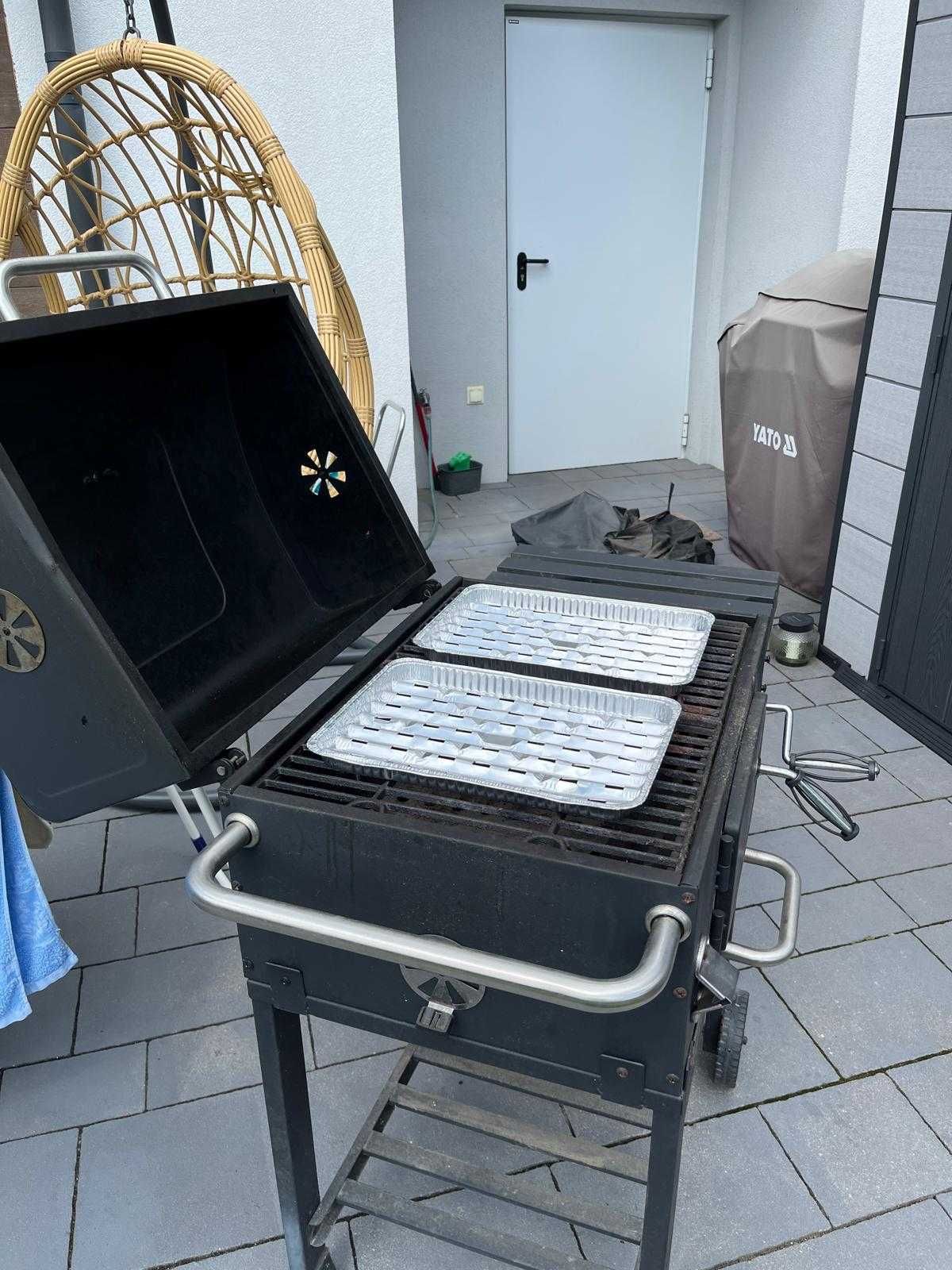 Grill ogrodowy węglowy duży
