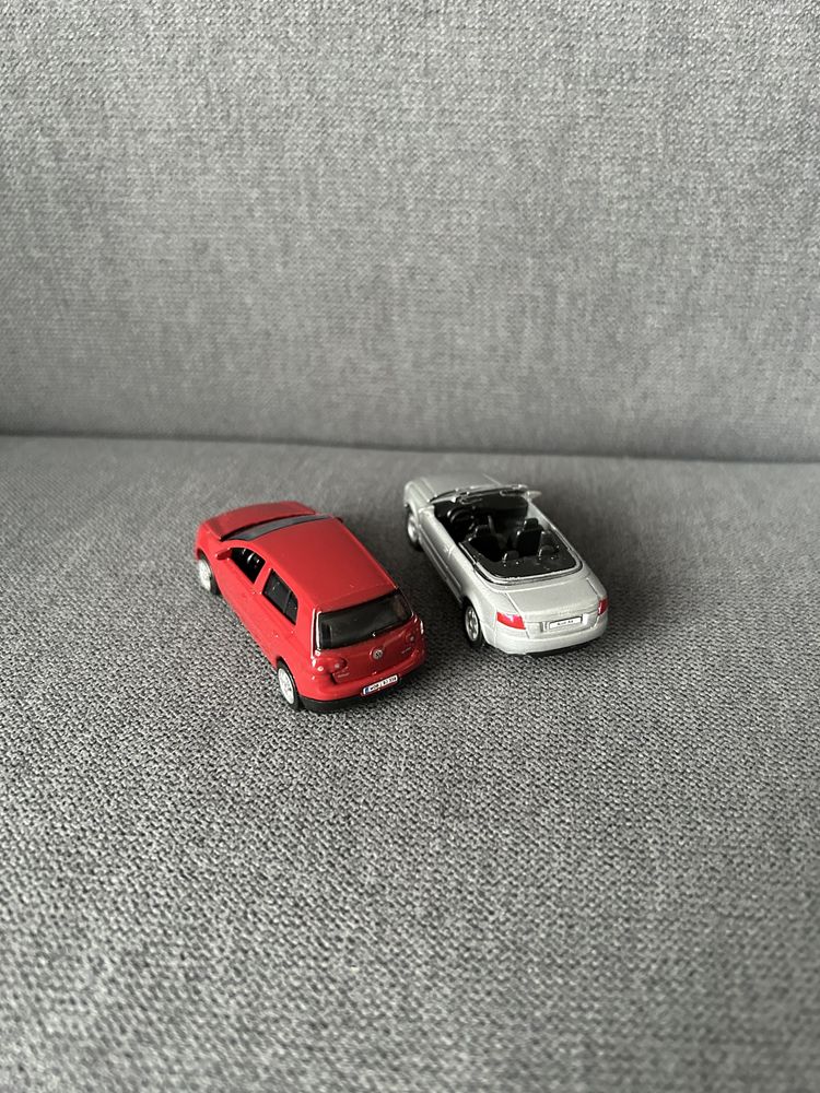 Dwa samochodziki welly golf i audi