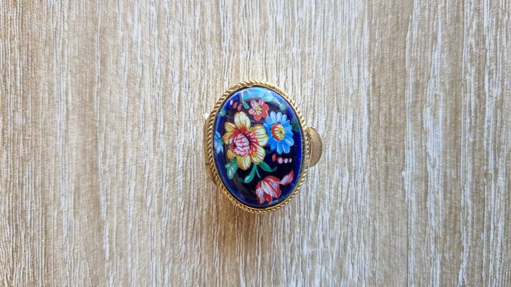 Caixinha Oval Decorativa com Esmalte Cloisonné Azul – Floral Vintage