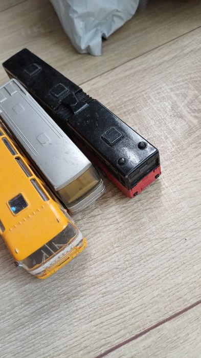 Autobus trolejbus ikarus zabawka 4 sztuki kolekcja