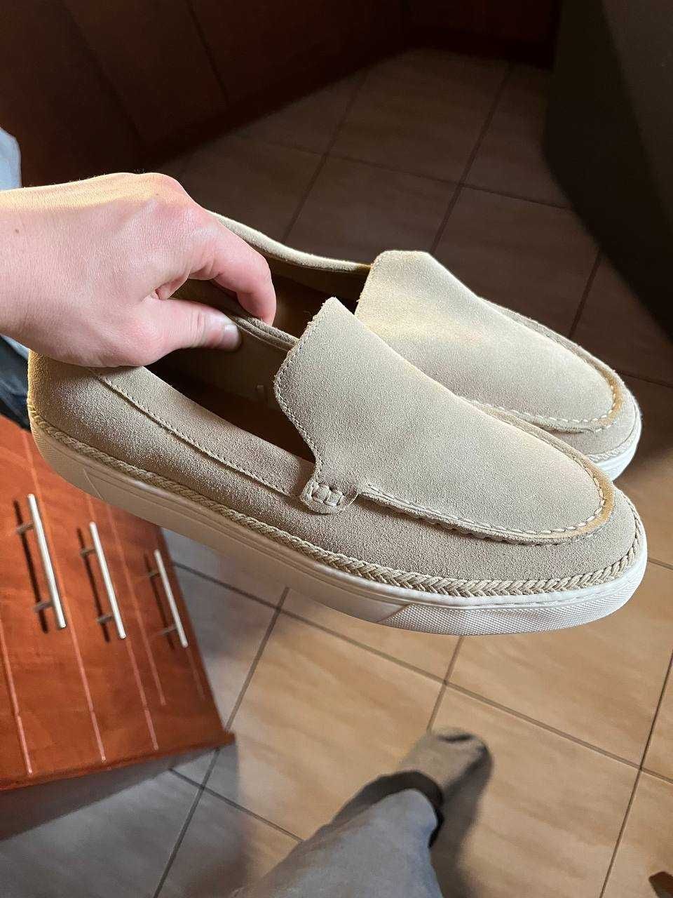 Nowe męskie mokasyny Zara – rozmiar 43 – beżowe, eleganckie!