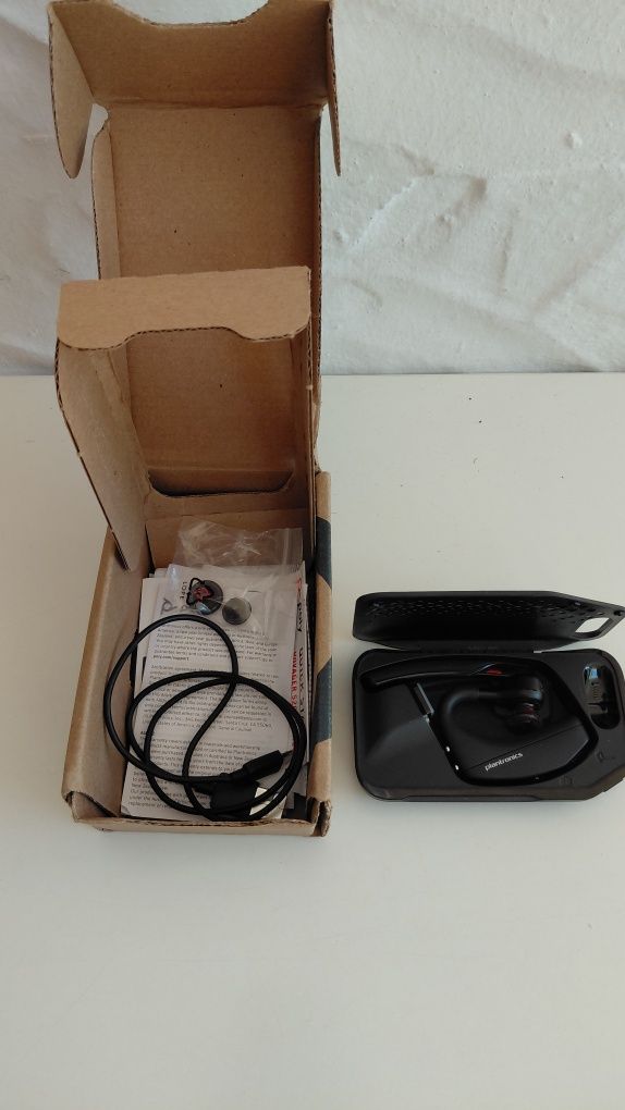 Auricular plantronics voyager 5200 UC ( telemóvel e pc)