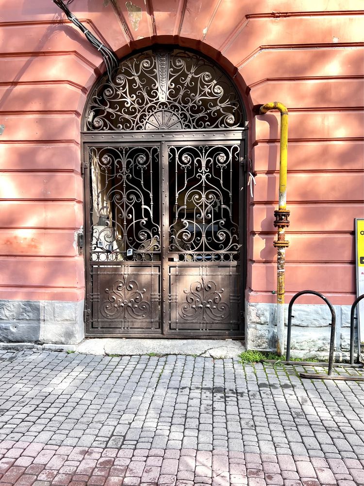 Офісне приміщення на Грушевського, поруч із Стометрівкою