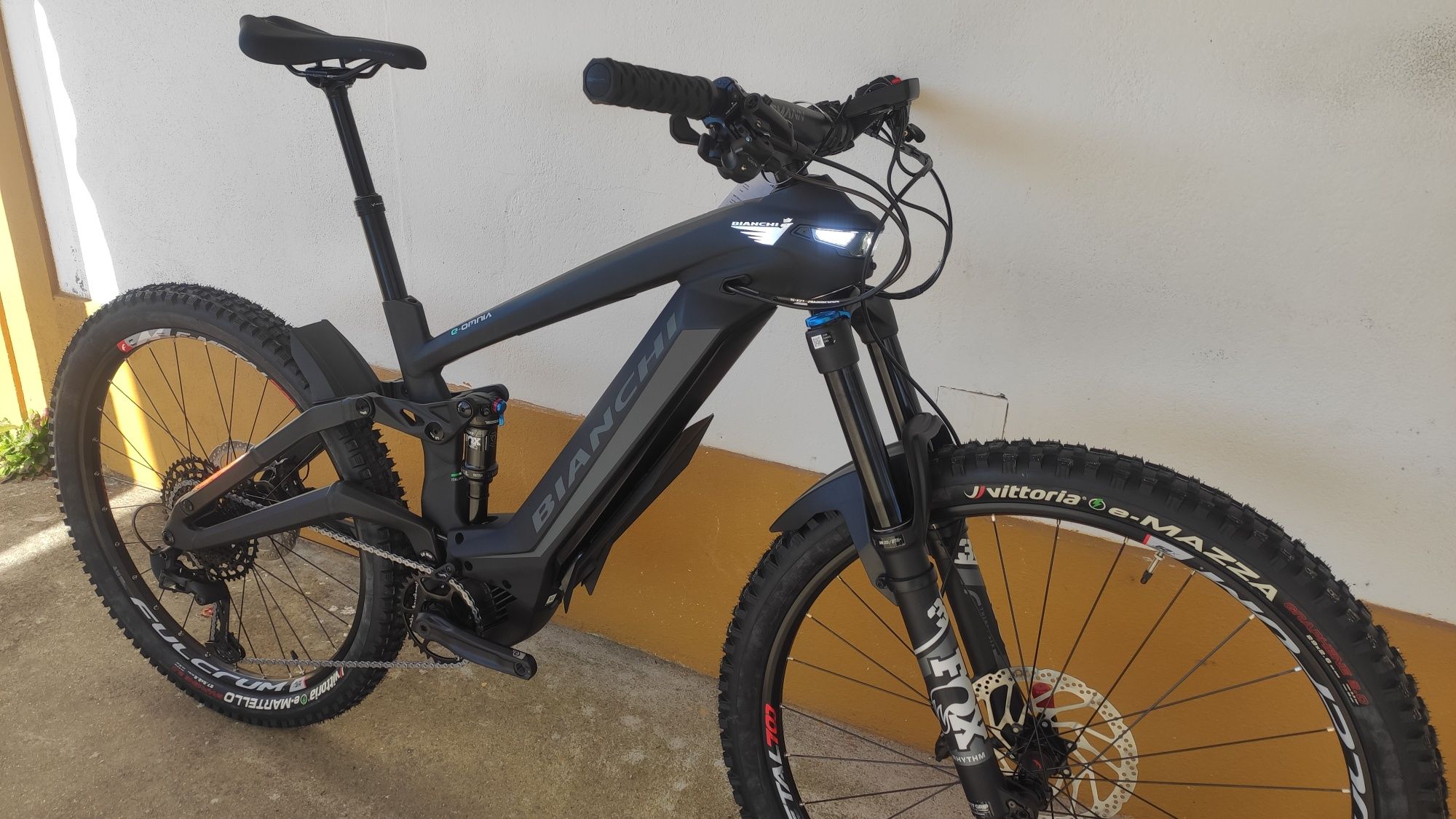 Novas E-Bikes Bianchi E-Omnia FX Type