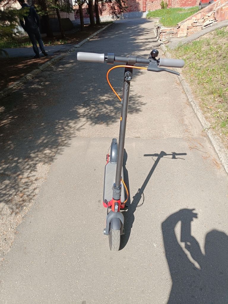 Електросамокат D28E