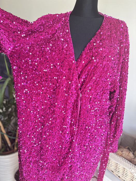 Boohoo cekinowa sukienka midi kopertowa welurowa 50 5 xl fuksja