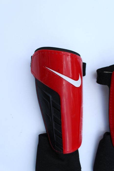 Ochraniacze piłkarskie na goleń Nike M