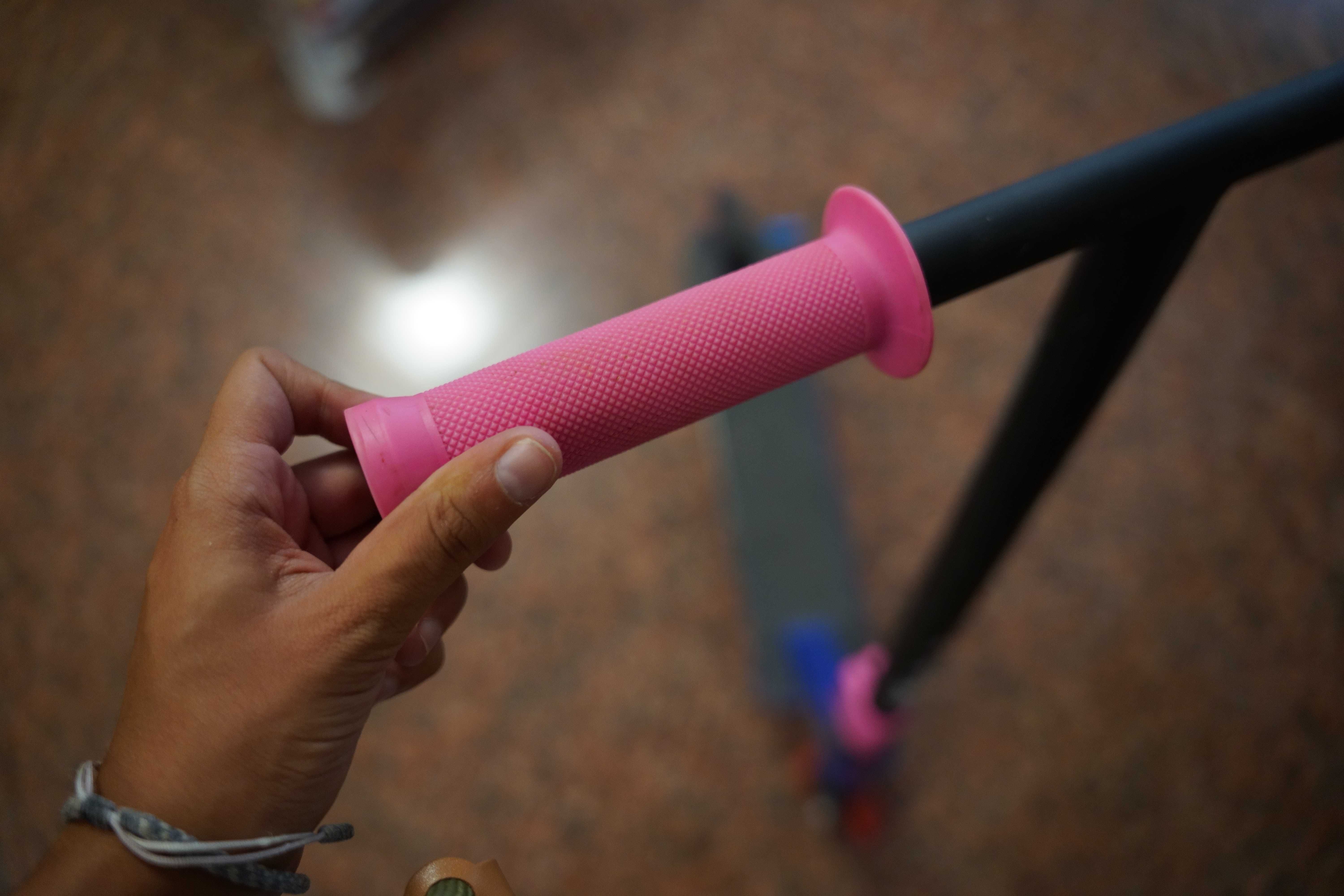 Trotinete freestyle outbreak + pegs nas duas rodas