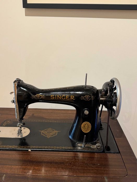 Máquina de costura antiga Singer