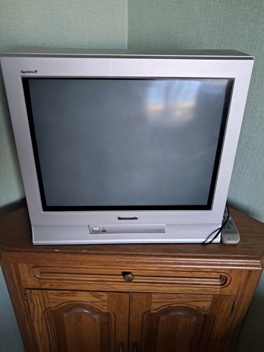 Віддам безкоштовно телевізор