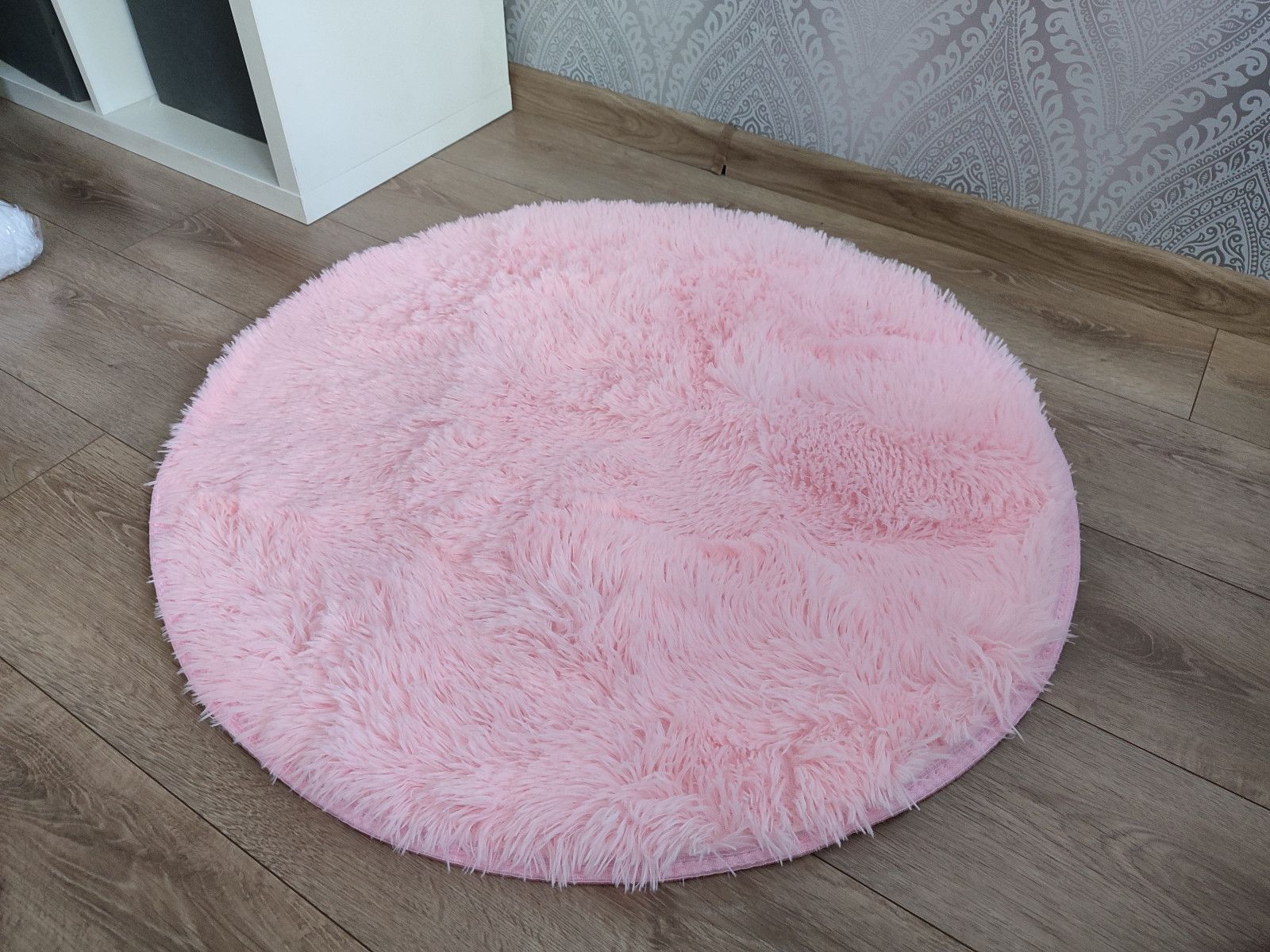 Nowy różowy dywan puszysty okrągły 80 cm