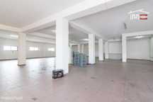Armazem Com Area Total De 380 M2 Proximo Da Rotunda Sul Em Fátima
