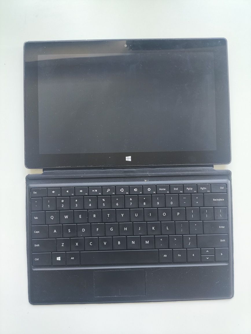 Tablet Surface RT z Raspberry OS