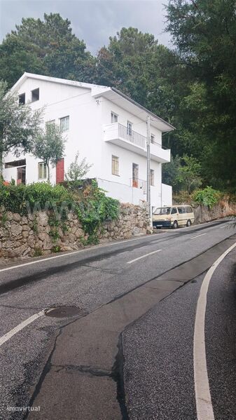 Prédio T12 / Seia, Seia, São Romão e Lapa dos Dinheiros