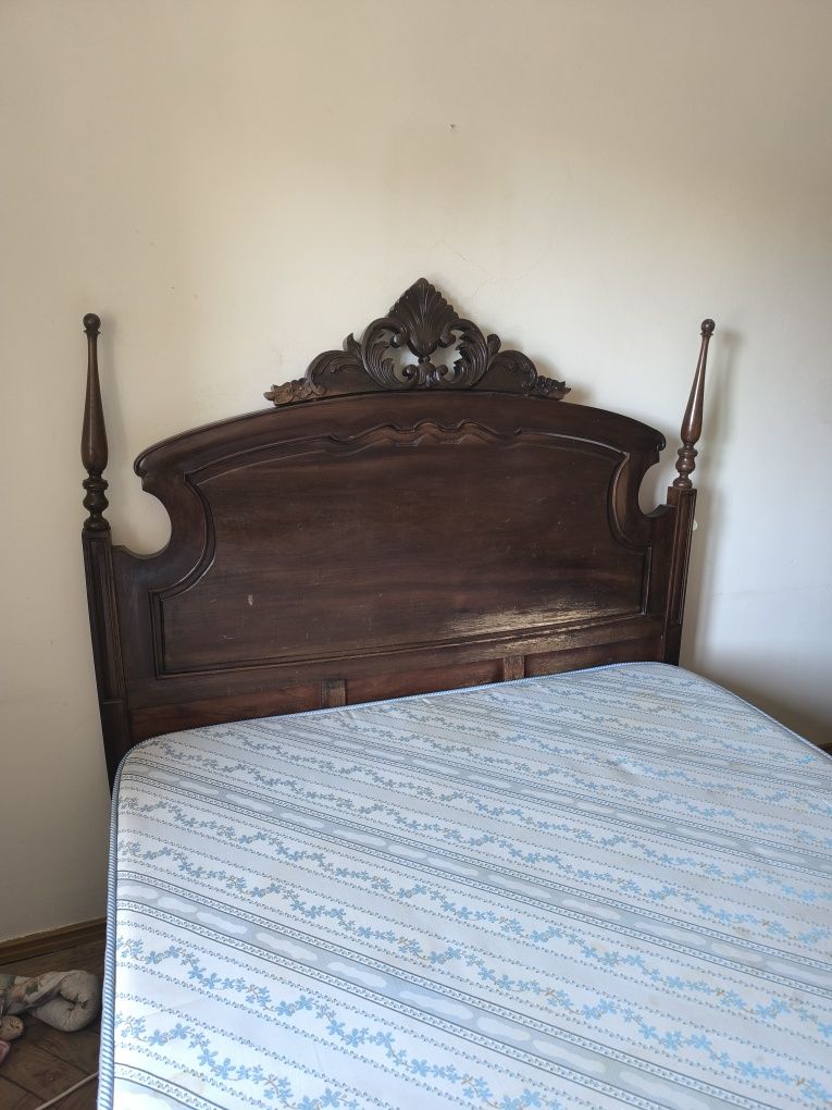 Mobília de quarto em Madeira vintage