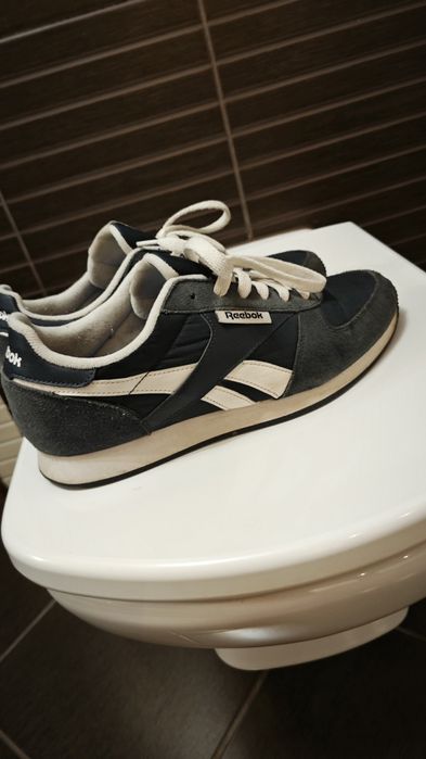 Buty sportowe Reebok miękkie granatowo-białe rozmiar 43