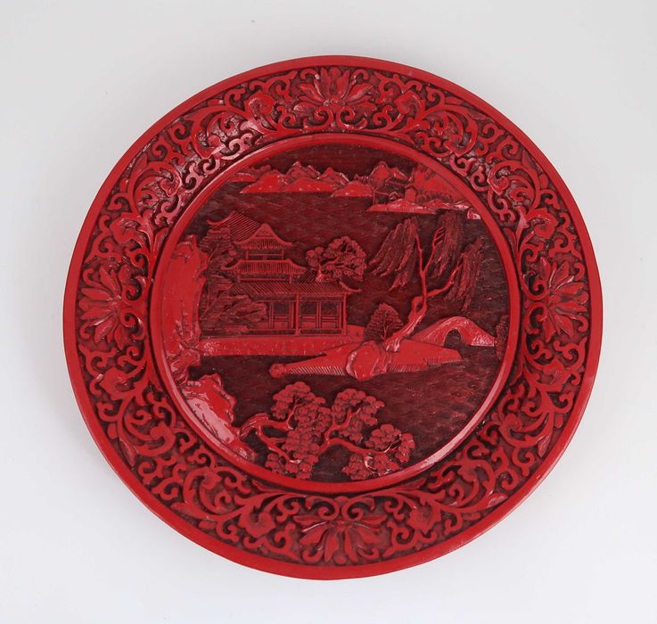 Prato da China Laca Cinnabar - 24,5 cm