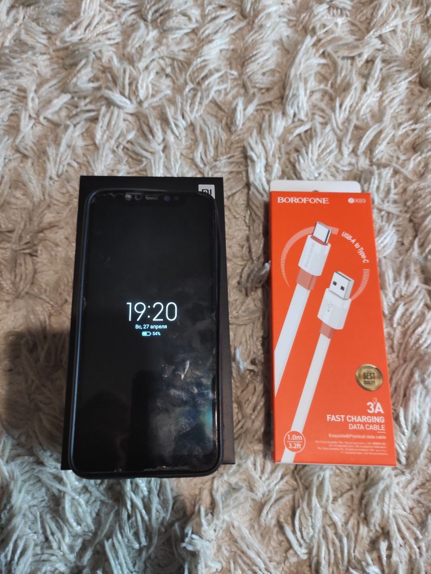 Продам смартфон  xiaomі mi 8  6-128. Комплект . Состояние  4.7 из 5.