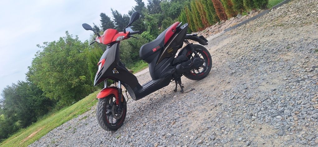 Aprilia  sr 50  super stan