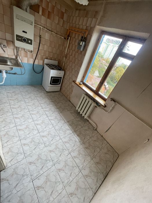 Продаж квартири в Києві біля метро Житомирська