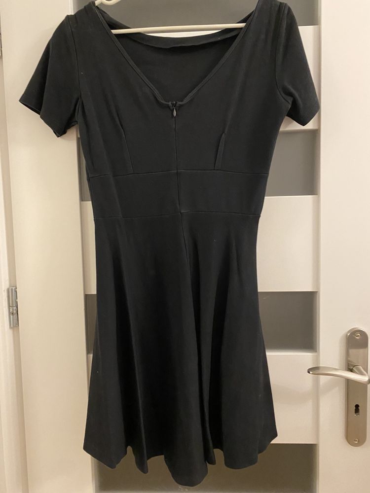 Czarna sukienka r.38