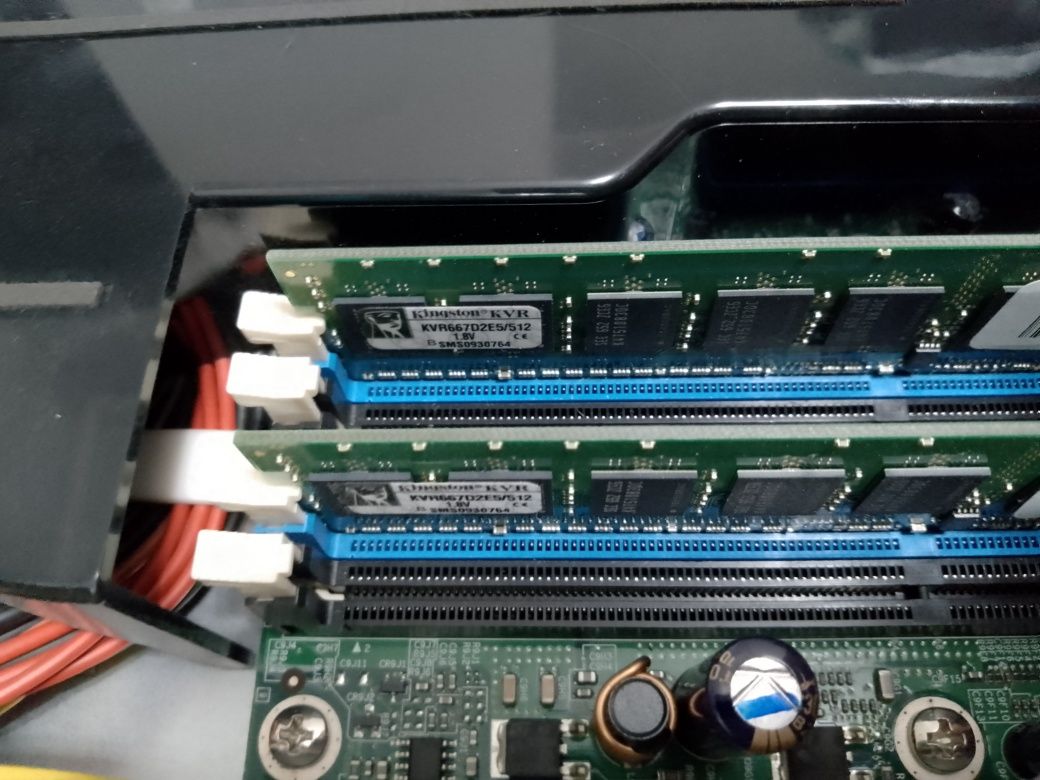 Сервер intel SR1530AHLX, плата S3000AHLX, intel xeon up, 1GB DDR2