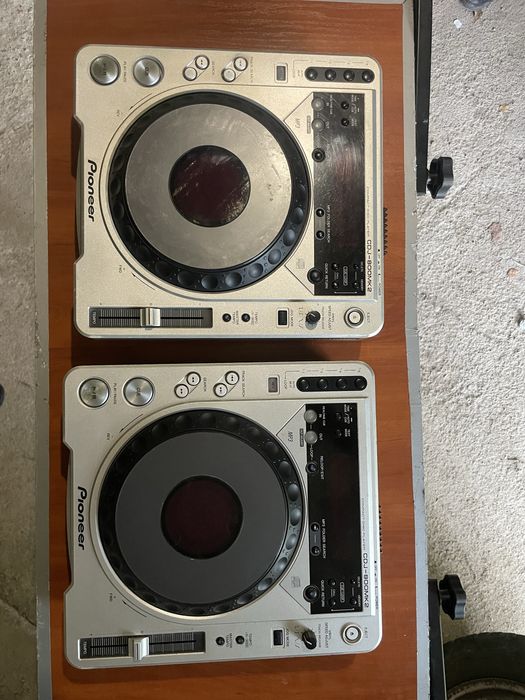 Продам Pioneer CDJ 800