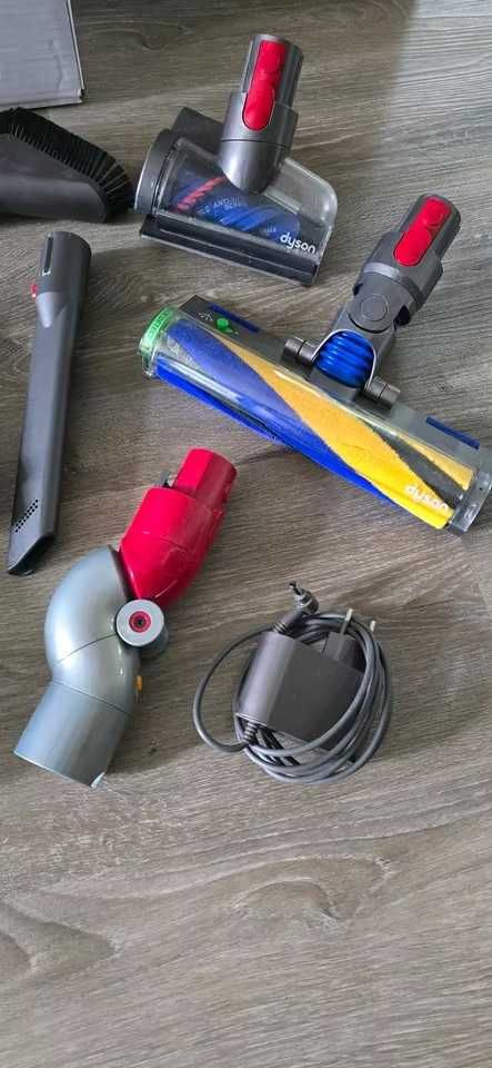 Niesamowity odkurzacz Detect Absolute V15 ( Dyson) w świetnym stanie