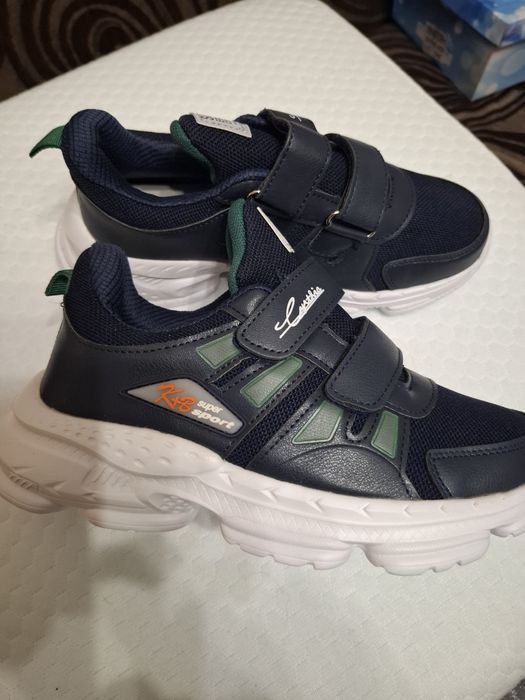 Кроссовки для мальчика р.36 (23см)