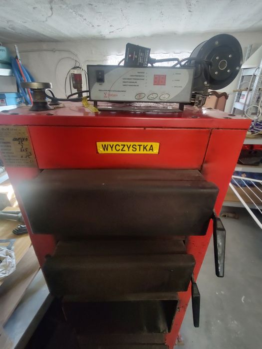 Części do pieca centralnego ogrzewania.