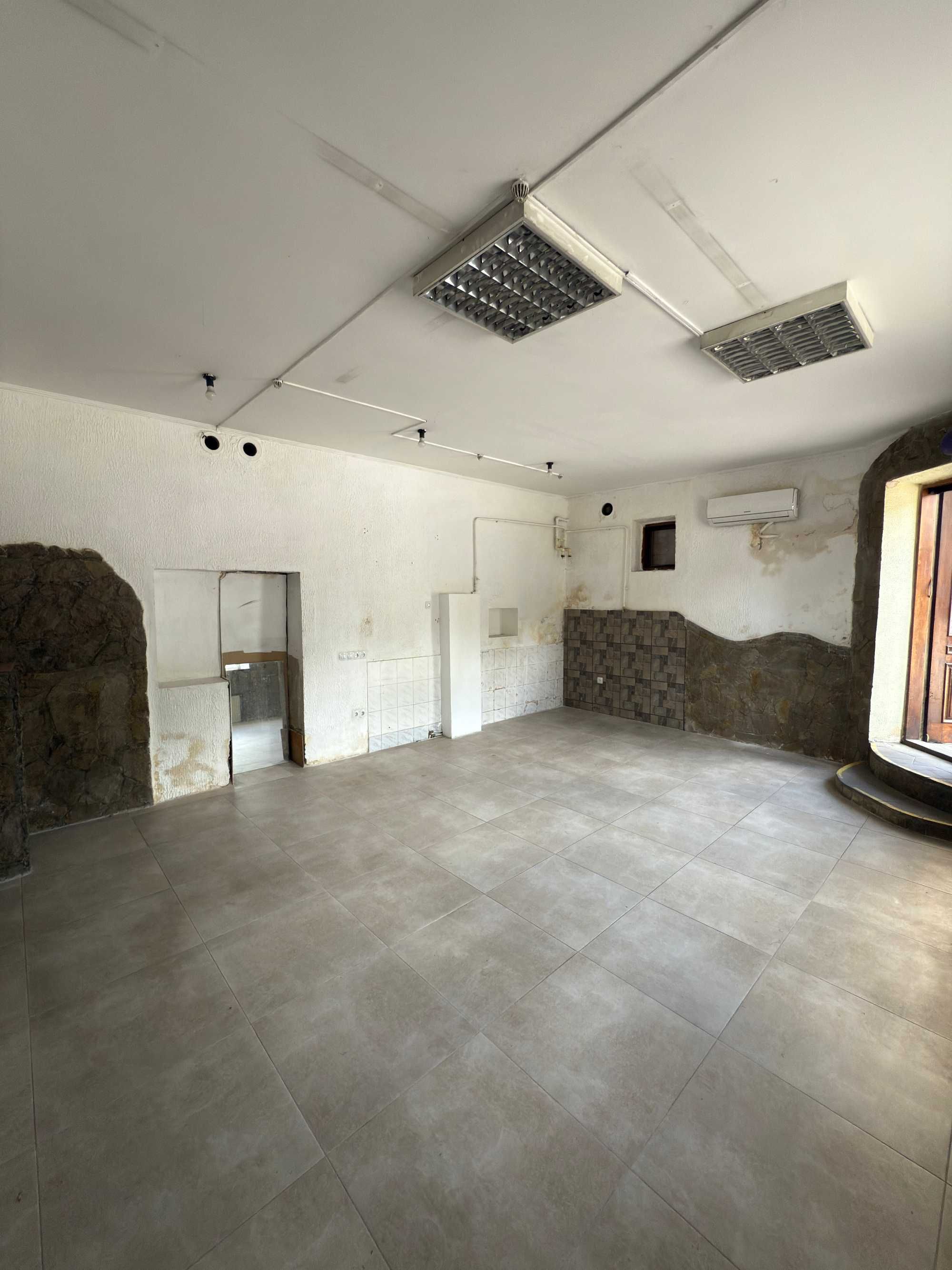 Продаж комерційного приміщення, вул. Кульпарківська, 34m², 1пов.,фасад