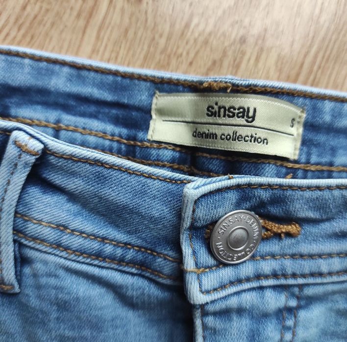 Krótkie spodenki szorty damskie jasny jeans dżins Sinsay S